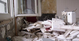 Демонтаж хрущевки в Георгиевске - удаление старых полов и стен по выгодной цене от 1742 рублей.